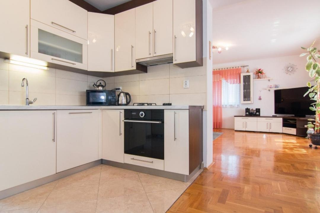 Apartment Antonella Fasana Fažana Exteriör bild